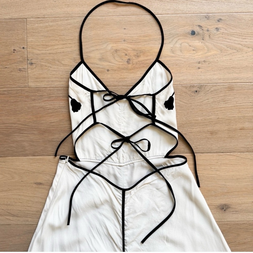 FARM RIO • Floral Halter Tie-Back Maxi Dress • Medium - Picture 9 of 13